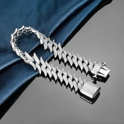 Cuban Link Chain Bracelet by Gemsme